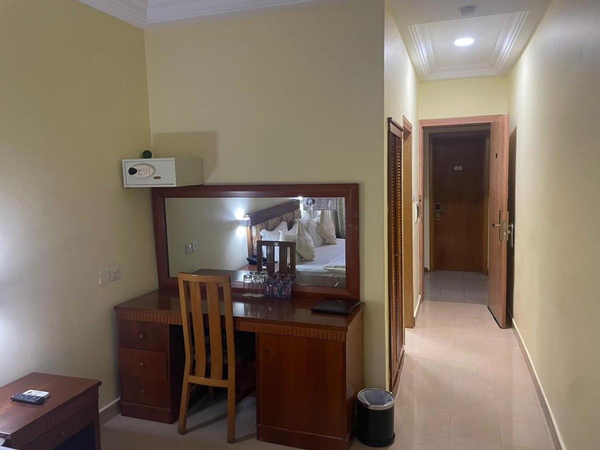 Hotel Marjorie 'Y' 特马 外观 照片